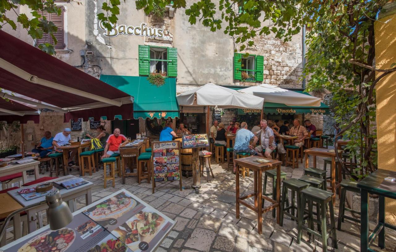Alice Rooms Porec Exterior photo